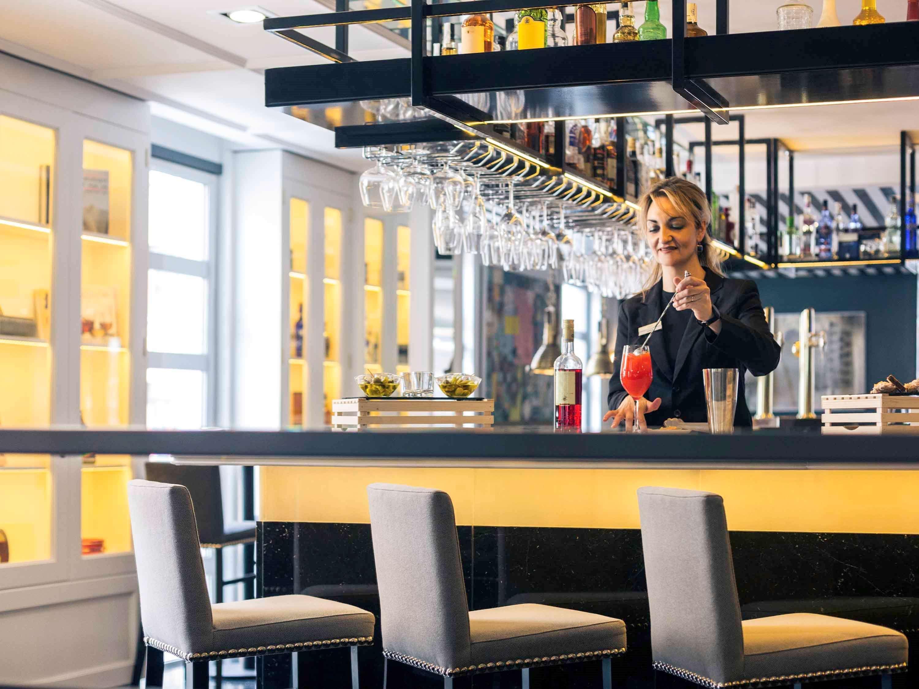 Hotel Mercure Jardines De Albia Bilbao Esterno foto