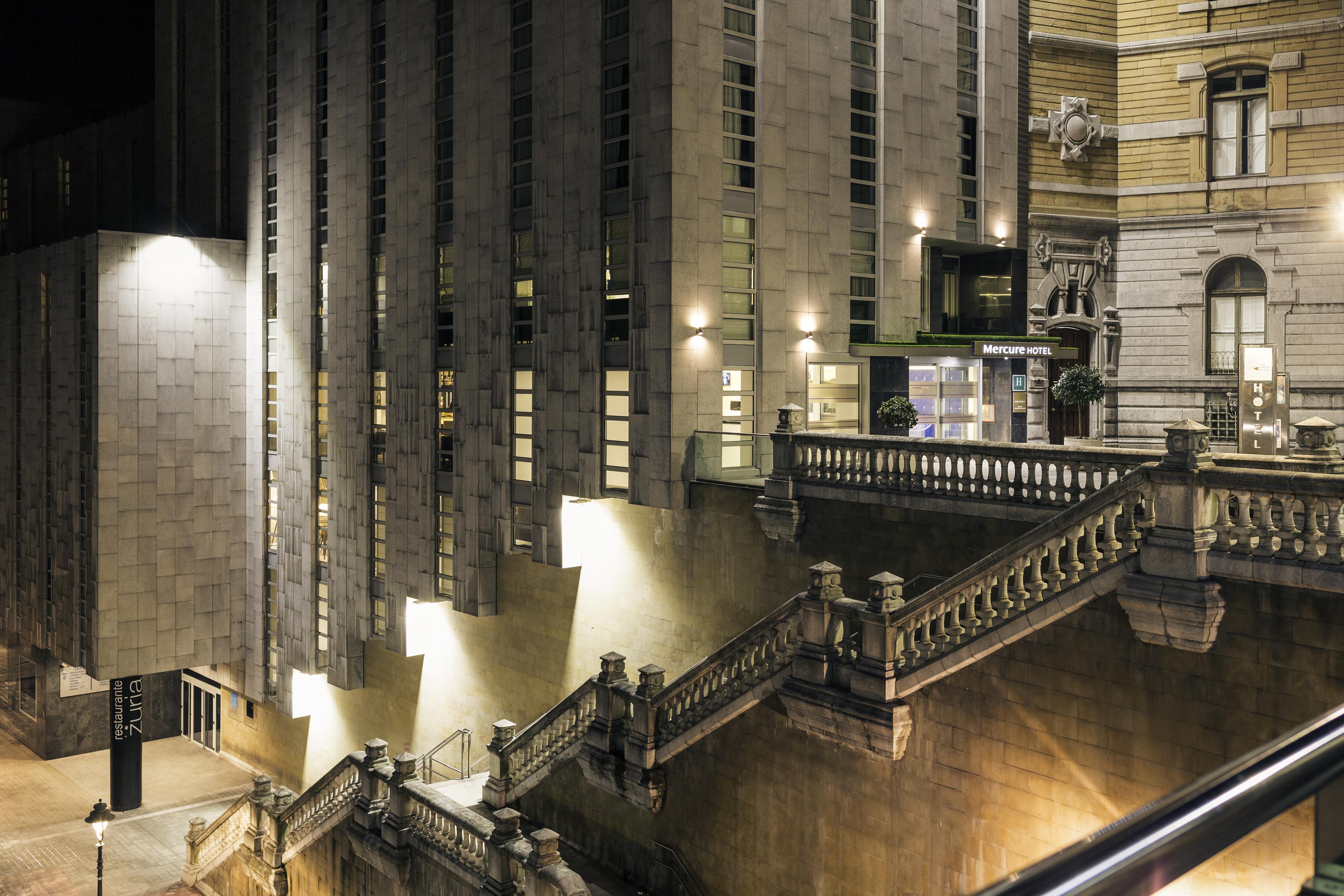 Hotel Mercure Jardines De Albia Bilbao Esterno foto